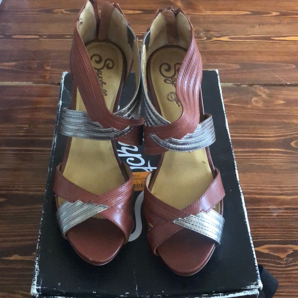 Seychelles heels. Size 8